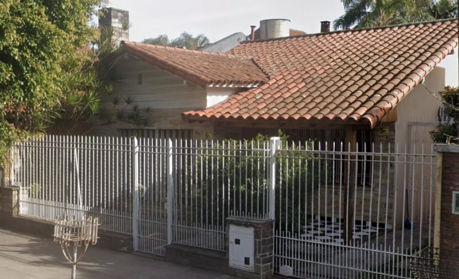 casa de 3 ambientes- Excelente zona