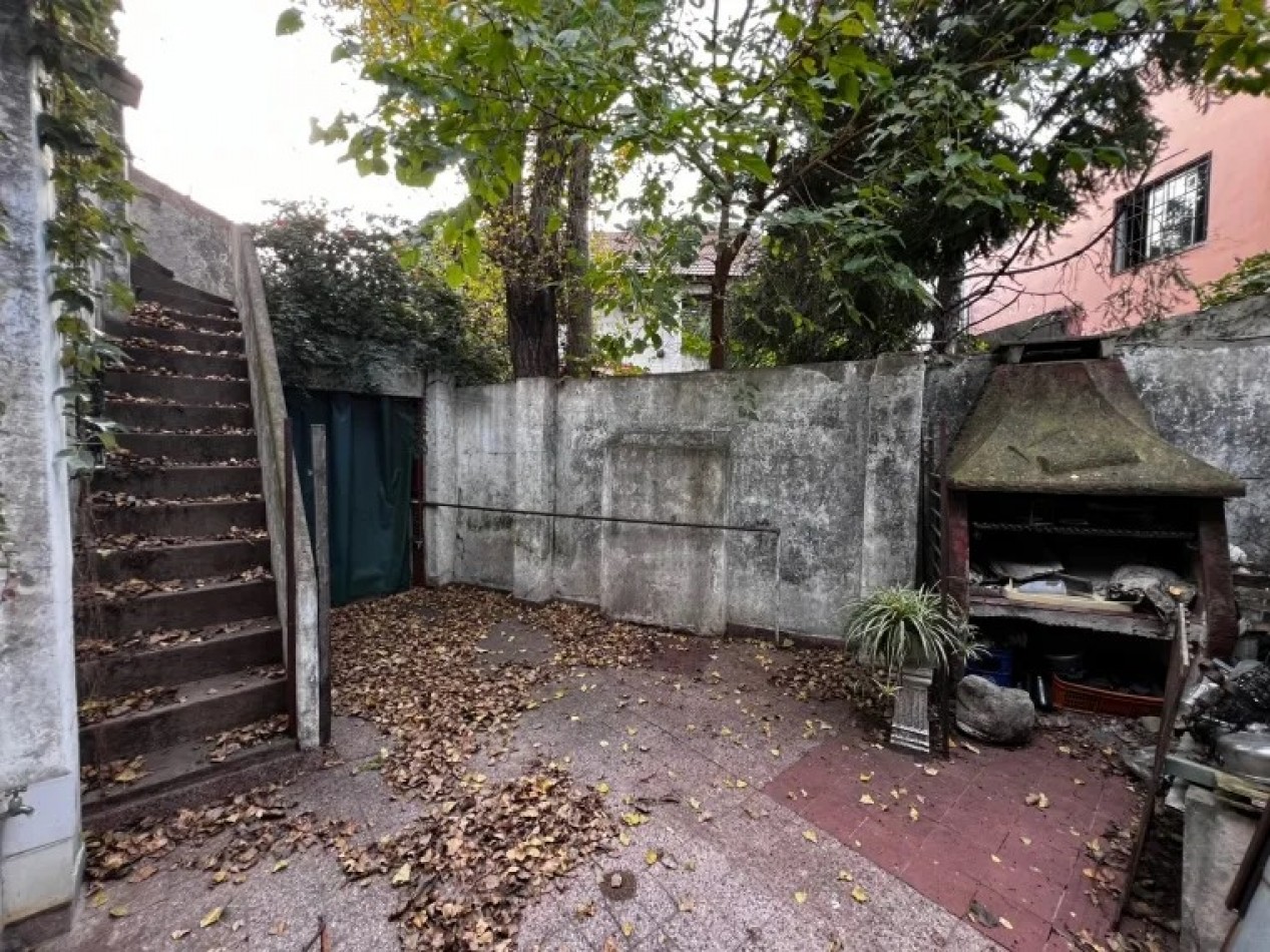 Casa en lote propio 4 ambientes garaje y patio