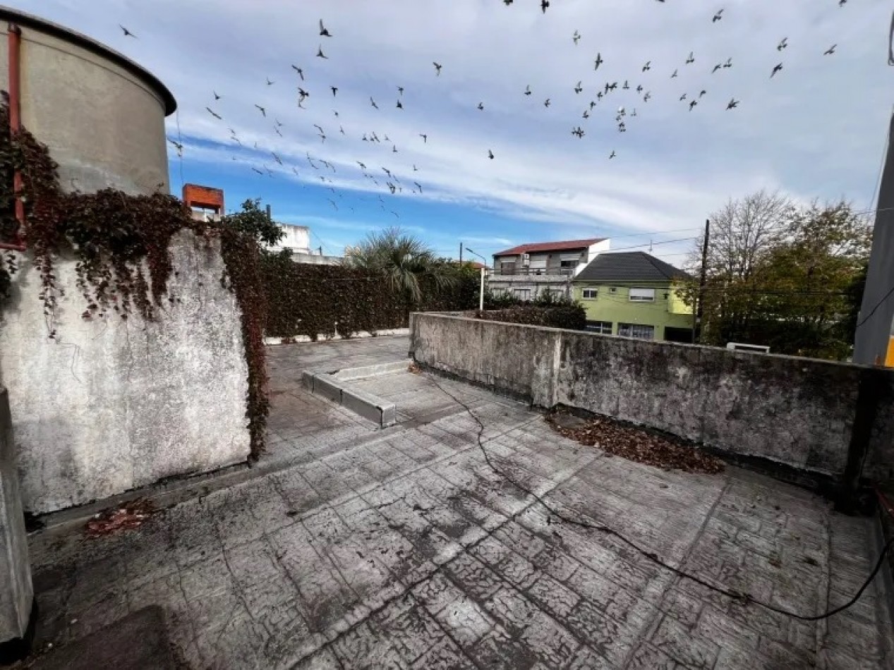 Casa en lote propio 4 ambientes garaje y patio