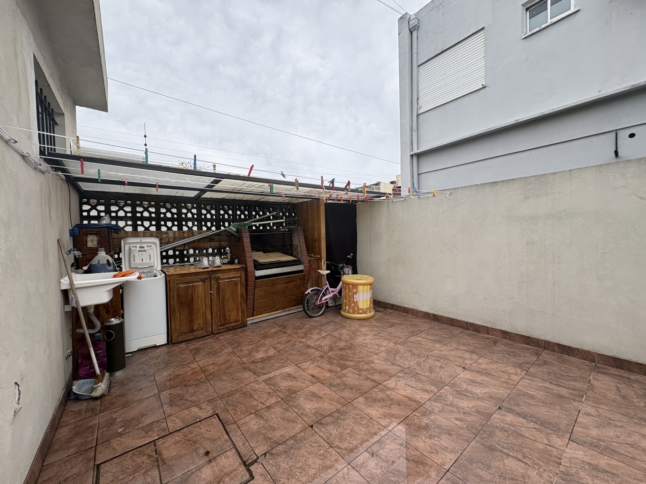 Venta PH al frente Villa Sarmiento 3 ambientes