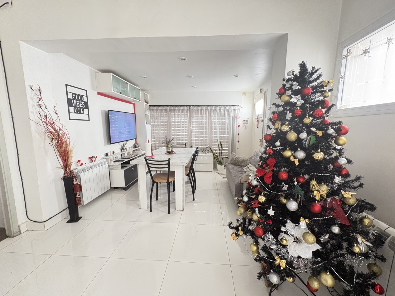 Venta PH al frente Villa Sarmiento 3 ambientes