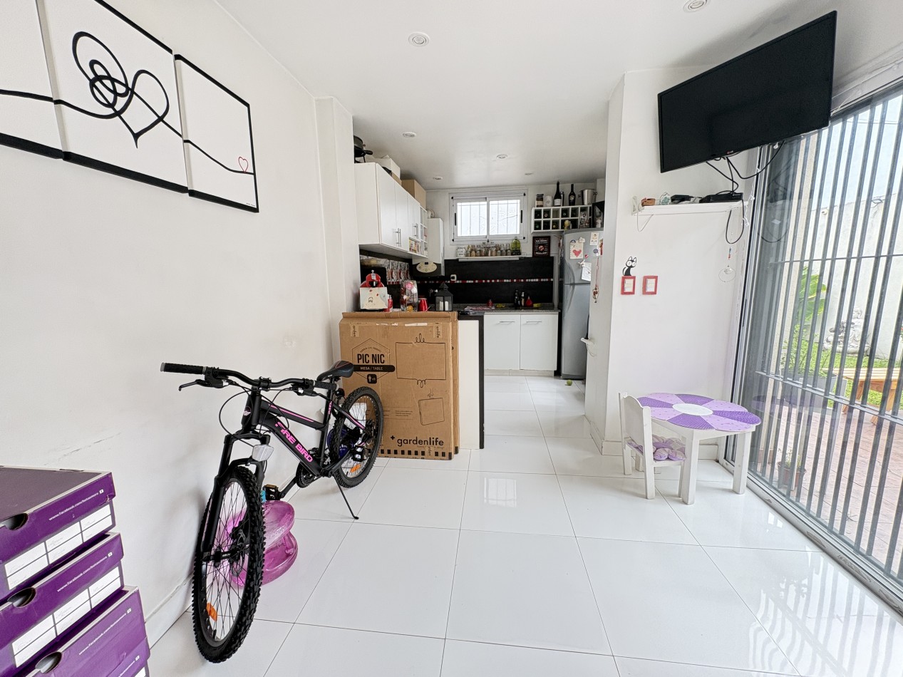 Venta PH al frente Villa Sarmiento 3 ambientes