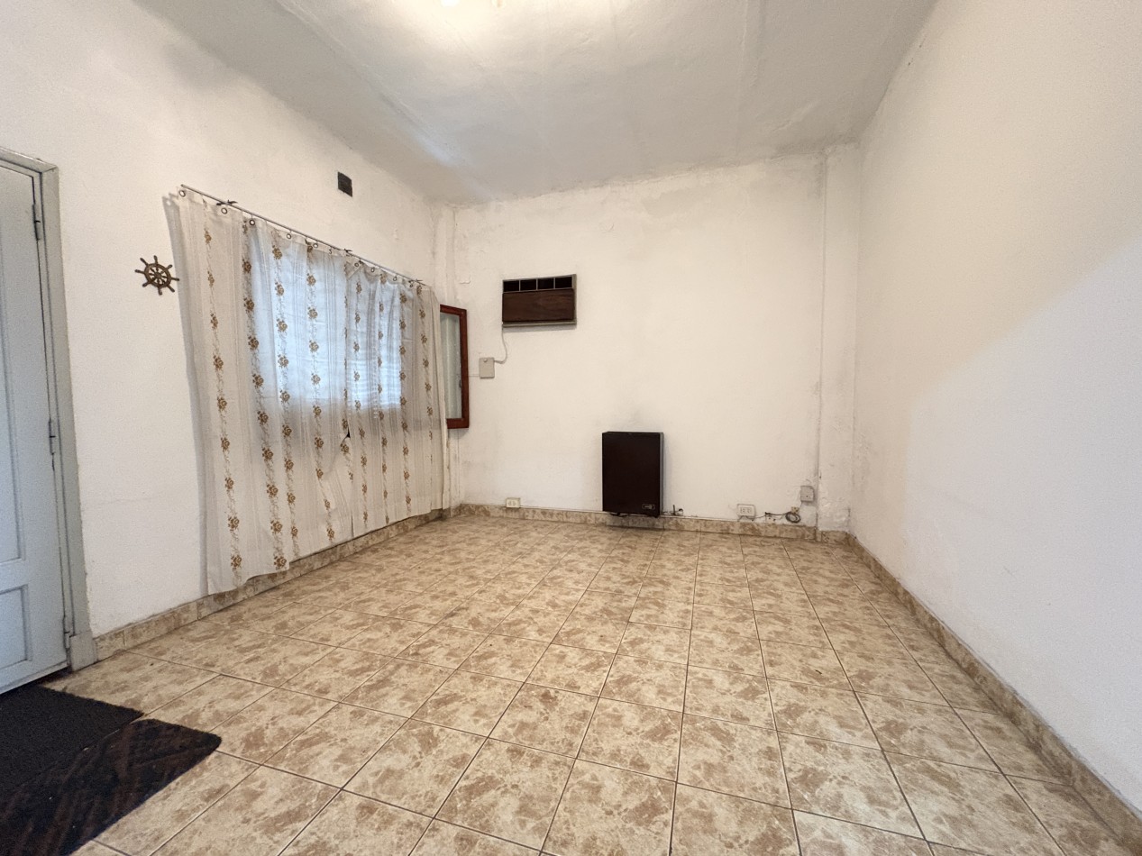 Casa 4 ambientes- con cochera- Lomas del Mirador