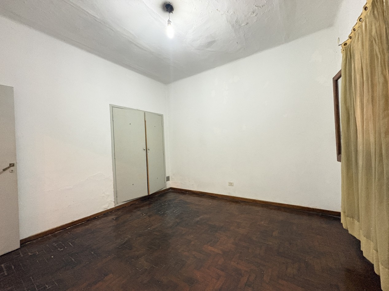 Casa 4 ambientes- con cochera- Lomas del Mirador