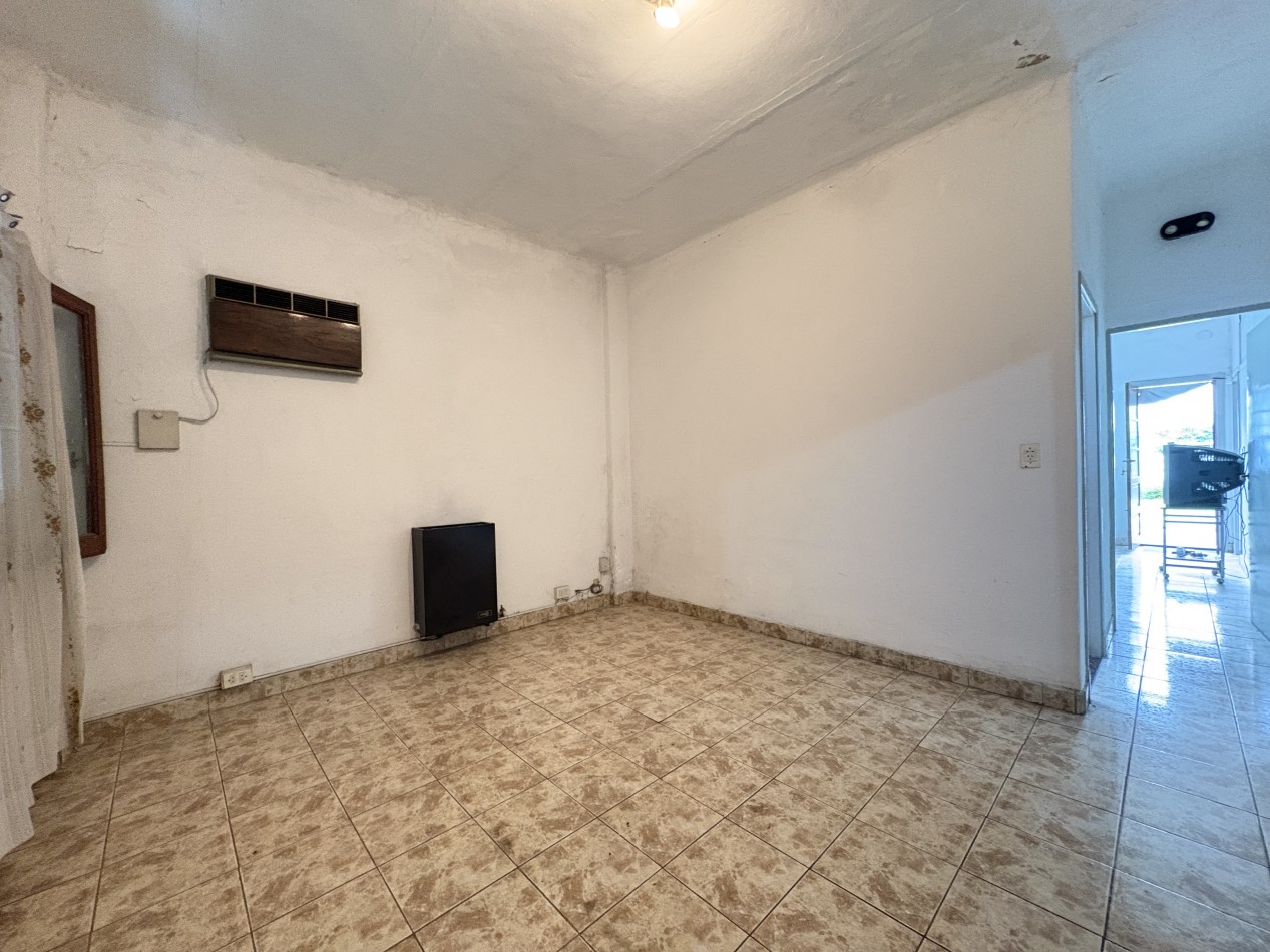 Casa 4 ambientes- con cochera- Lomas del Mirador