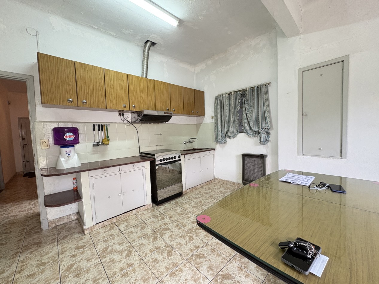 Casa 4 ambientes- con cochera- Lomas del Mirador