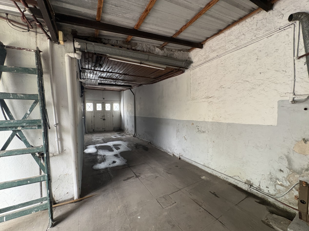 Casa 4 ambientes- con cochera- Lomas del Mirador