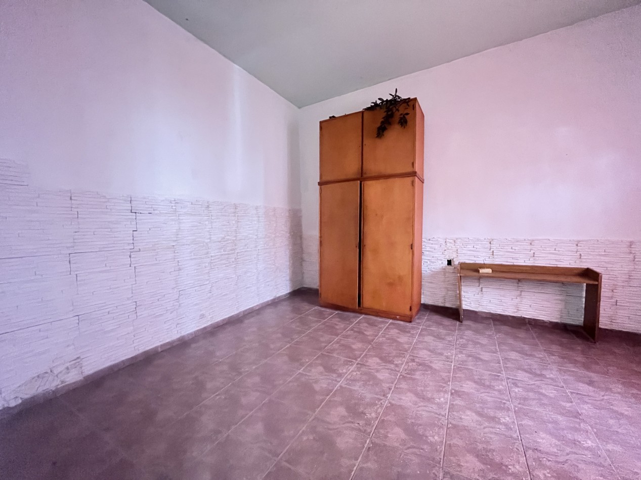 casa 3 ambientes con cochera La Tablada