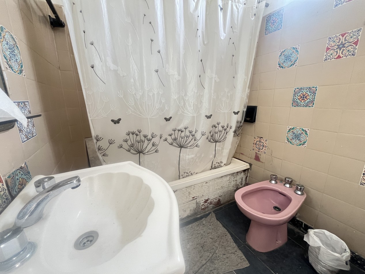 casa 3 ambientes con cochera La Tablada