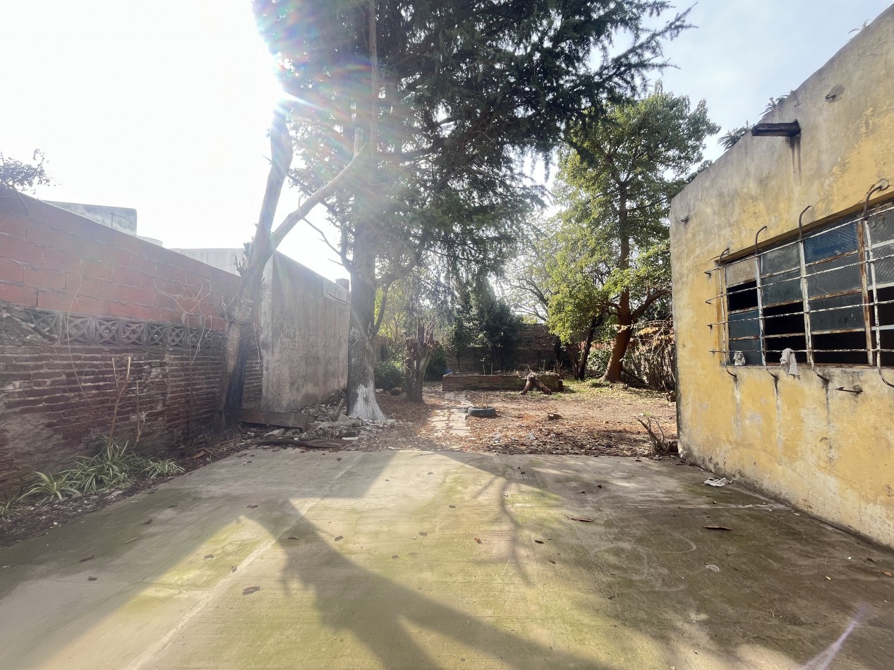 casa 3 ambientes con cochera La Tablada