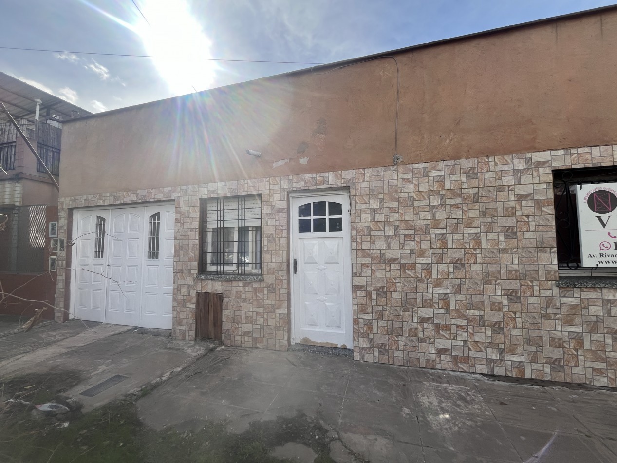 casa 3 ambientes con cochera La Tablada