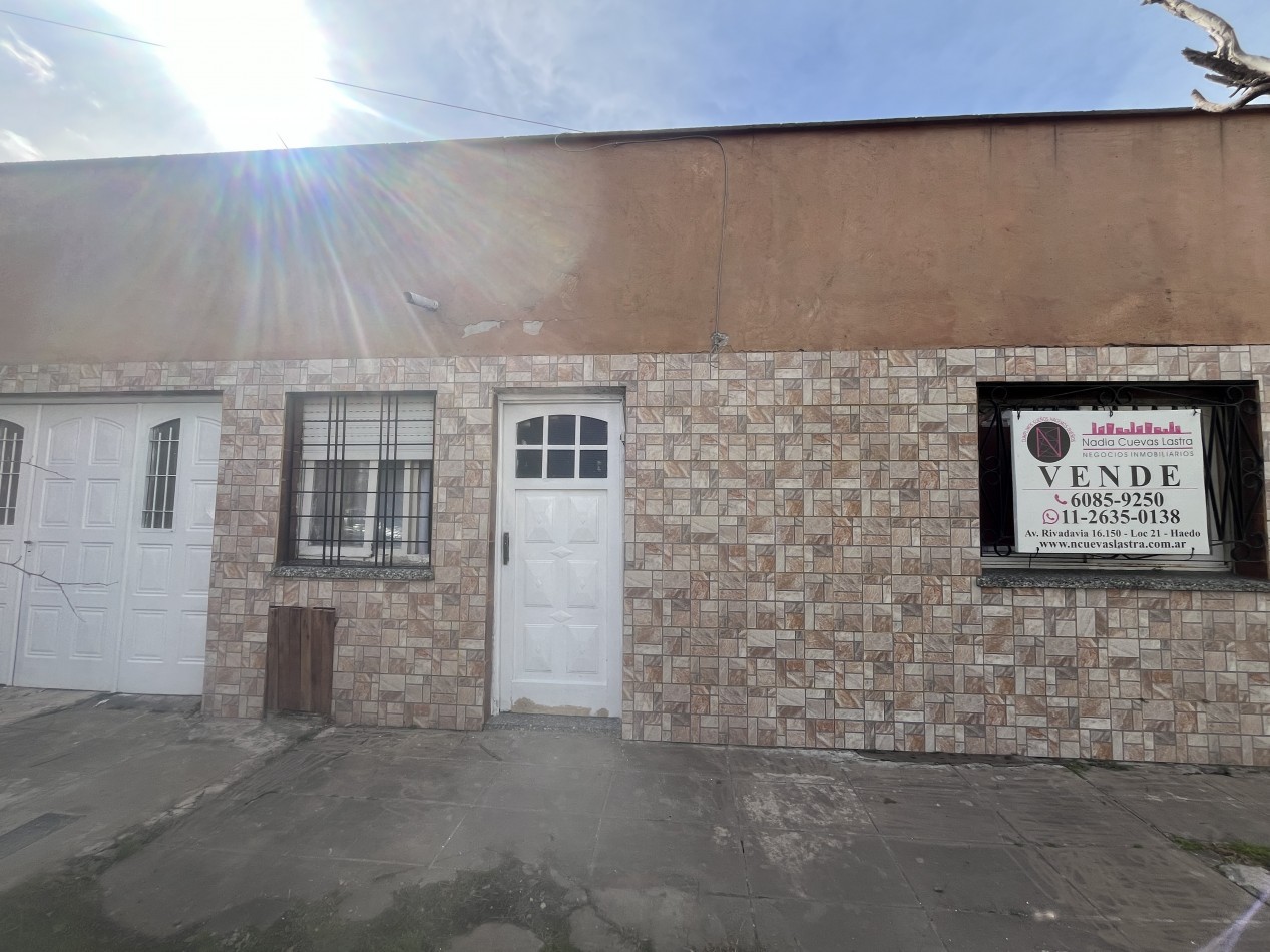 casa 3 ambientes con cochera La Tablada