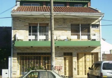 CASA 7 AMBIENTES EN DOS PLANTAS CON LOCAL 