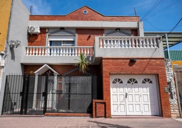 Casa 4 ambientes con pileta