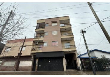 Departamento de 3 ambientes y cochera 