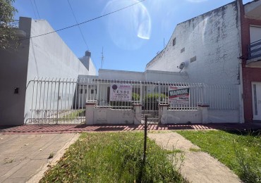 Casa 4 ambientes- con cochera- Lomas del Mirador